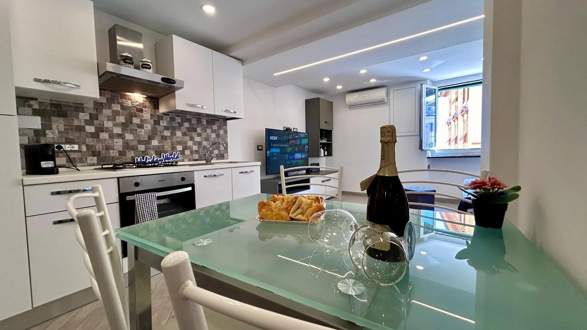 Apartment La Finestra Sul Mare By Holiday World Genoa