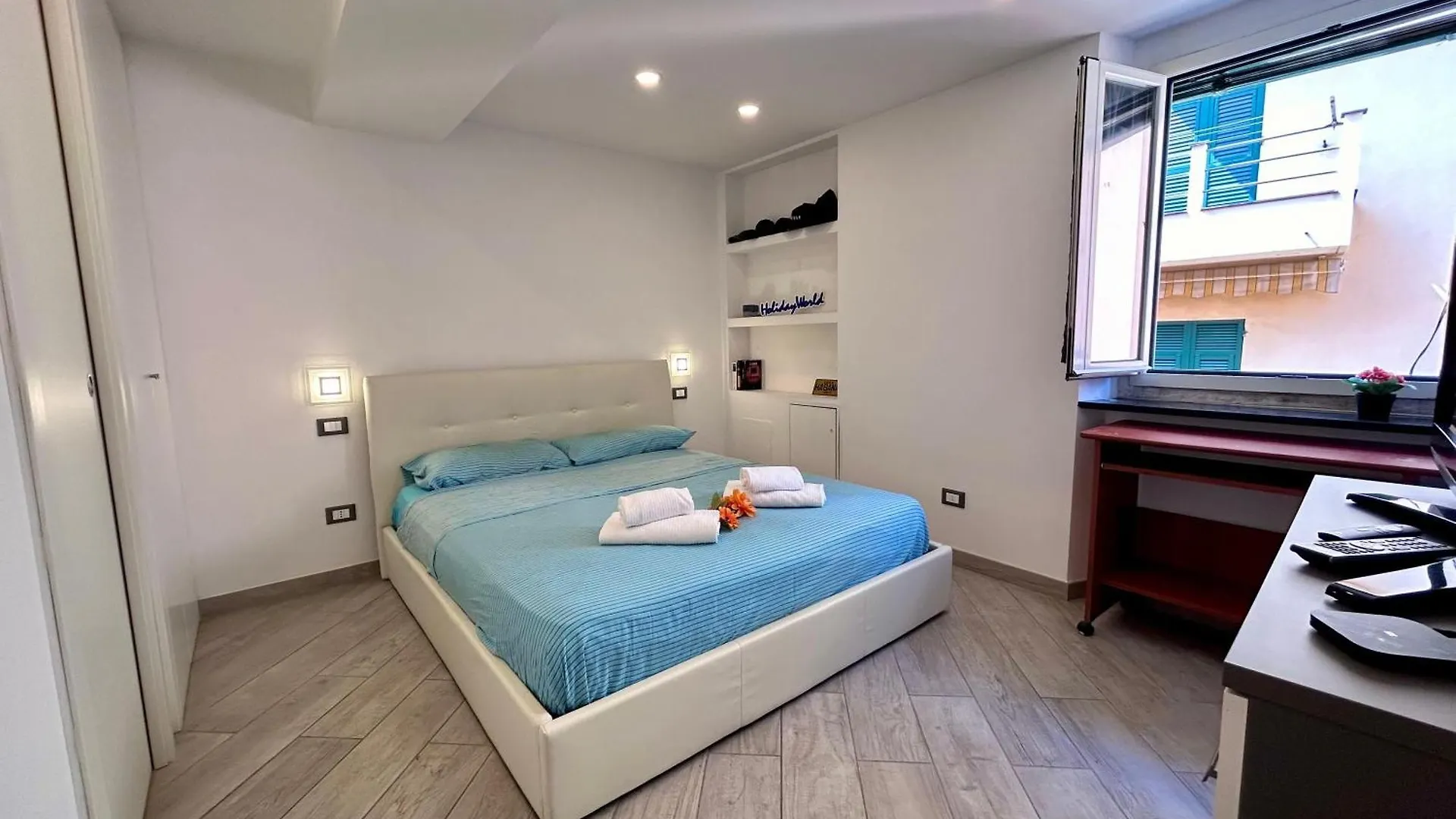 Apartment La Finestra Sul Mare By Holiday World Genoa